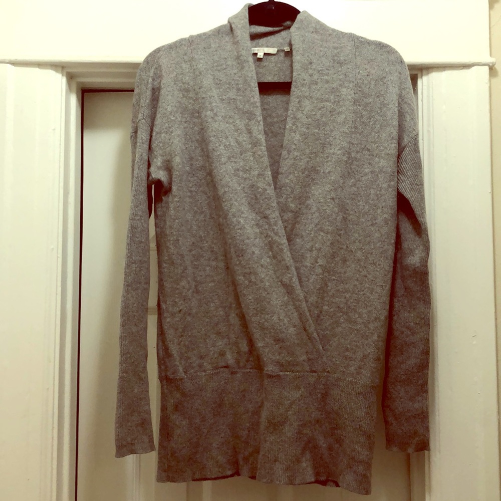Vince 100% cashmere gray sweater size Medium
